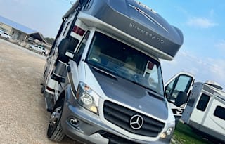 2016 Winnebago Navion 24J