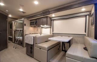 2020 Thor Motor Coach Magnitude BB35