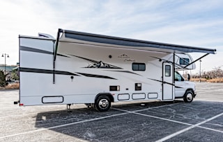 2022 EAST TO WEST Entrada 2900DS