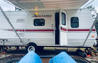 Thomas Family RV Rental (pet friendly)