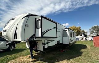 2019 Forest River Sabre 36FRP FifthWheel Sleeps 11
