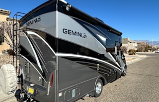 Daniel’s Family & Pet Friendly Thor Gemini AWD23TW