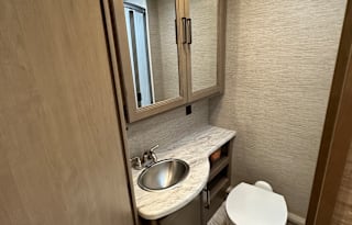 Spacious 2022 Motorhome w/ Bunkbeds