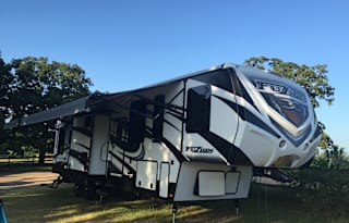 Fuzion Toy Hauler