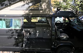 VW Vanagon: sleeps 4 drives like minivan + 18 MPG
