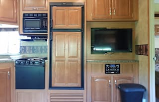 2010 Keystone Cougar 322QBS - Bunkhouse - Sleeps 9