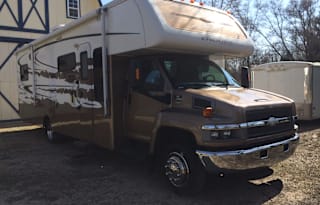 Gulfstream Endura, 34 feet, 2 slides, tows 5000 lb