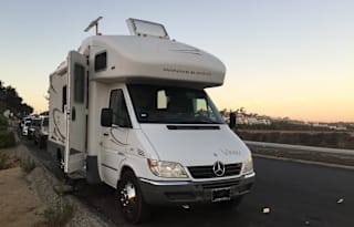 23" Winnebago View For Rent