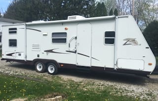 Super Light Bunkhouse with Slide-out