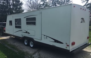 Super Light Bunkhouse with Slide-out