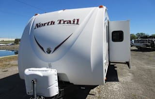 Roomy Bunkhouse with full outdoor kitchen