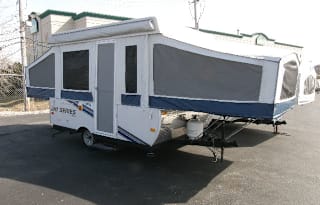 Nice Jayco Pop Up camper. Light and Easy to tow