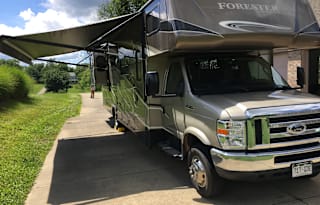 Ultimate Family Vacation 32 Foot RV