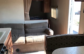 2015 Jayco 264BHW - Easy to Tow! Family Friendly!