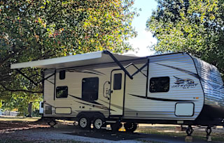 2019 Jayco Jayflight - Fully Stocked and Pet Free