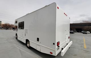 Clean and Cozy 2017 Thor Majestic