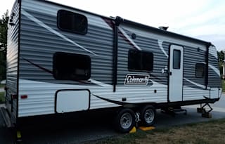 Travel trailer sleeps eight and is under 4700lbs!