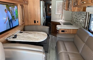 2019 Entegra Coach Reatta 39Bh