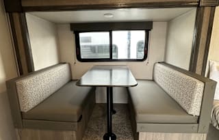 Camping Comfort & Luxury '21 Keystone Springdale