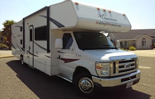 Coachmen Freelander, fully equipped with everything needed for camping