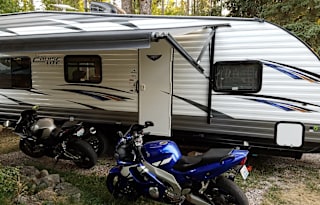 2017 Forest River 211SSXL Travel Trailer / Toyhauler
