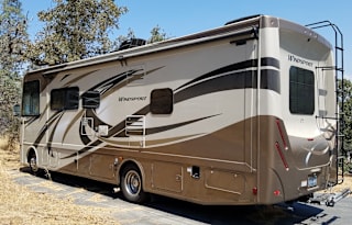 Class A - 2016 Windsport 29M - has everything