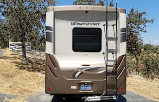Class A - 2016 Windsport 29M - has everything