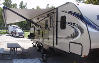 2018 Keystone Bullet 28'