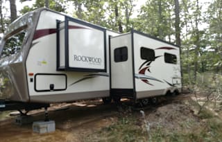 2017 with 2 sliders and outdoor kitchen