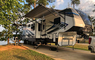 2020 Keystone Fuzion 430 - With Free Wifi