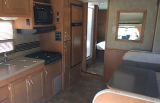 2014 Winnebago Spirit 31K Platinum