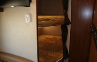 Immaculate 2016 Jayco Jayflight 264BHW Lite Weight Bunkhouse Travel Trailer