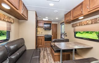 Small Vehicle Towable & Sleeps 10! Innsbruck 6479