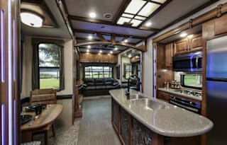 Gorgeous 42' 2017 Heartland Big Country 3965 DSS.