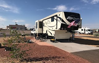 Gorgeous 42' 2017 Heartland Big Country 3965 DSS.