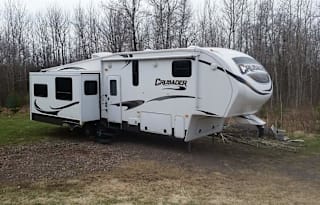 2013 Primetime Crusader 325 RES Gooseneck