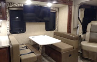 2016 Thor Hurricane 34J Bunkhouse