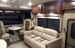 2016 Thor Hurricane 34J Bunkhouse