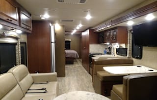 2016 Thor Hurricane 34J Bunkhouse