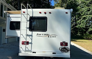 2017 Thor Motor Coach Freedom Elite 24FE "BELLA"