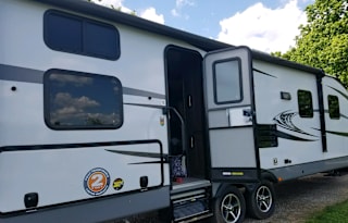 Clean, spacious RV