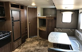 2017 Prowler 285LX