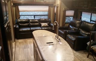 2017 Denali 335RLK
