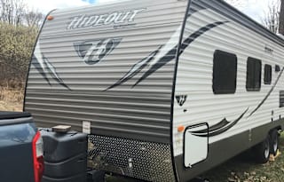 Simple, roomy cozy camper