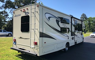 Jayco Greyhawk - Spacious and Comfort:  Sleeps 10