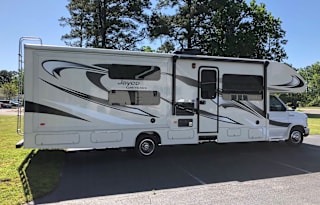 Jayco Greyhawk - Spacious and Comfort:  Sleeps 10