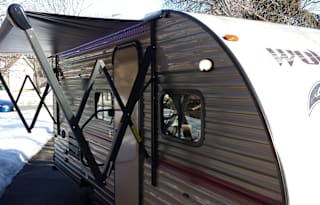 Cherokee LTD WolfPup Deluxe-Queen & Bunks
