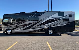 2015 Thor motorhome /toyhauler/ dream machine
