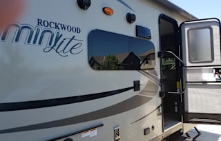 2018 Rockwood Mini-Lite Sleeps 2-4, Travel Trailer