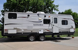 2013 Keystone Summerland Bunkhouse travel trailer w/slide out